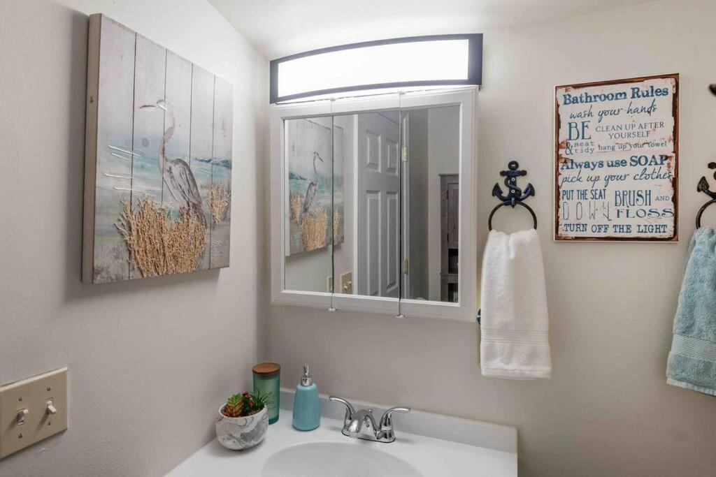 Beach Bungalow - 1 Block To Beach - Pets Welcome! Norfolk Ngoại thất bức ảnh